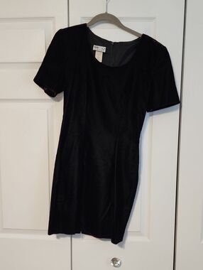 BB Dakota Black Velvet Mini Dress with Short Sleeves